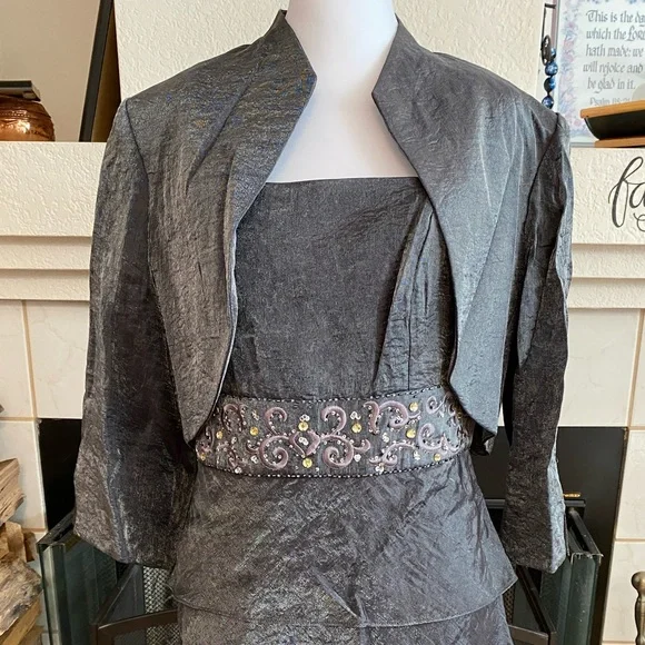 R&M Richards Elegant silver metallic w/stones 2piece dress crop jacket, Size 12 - Picture 6 of 9